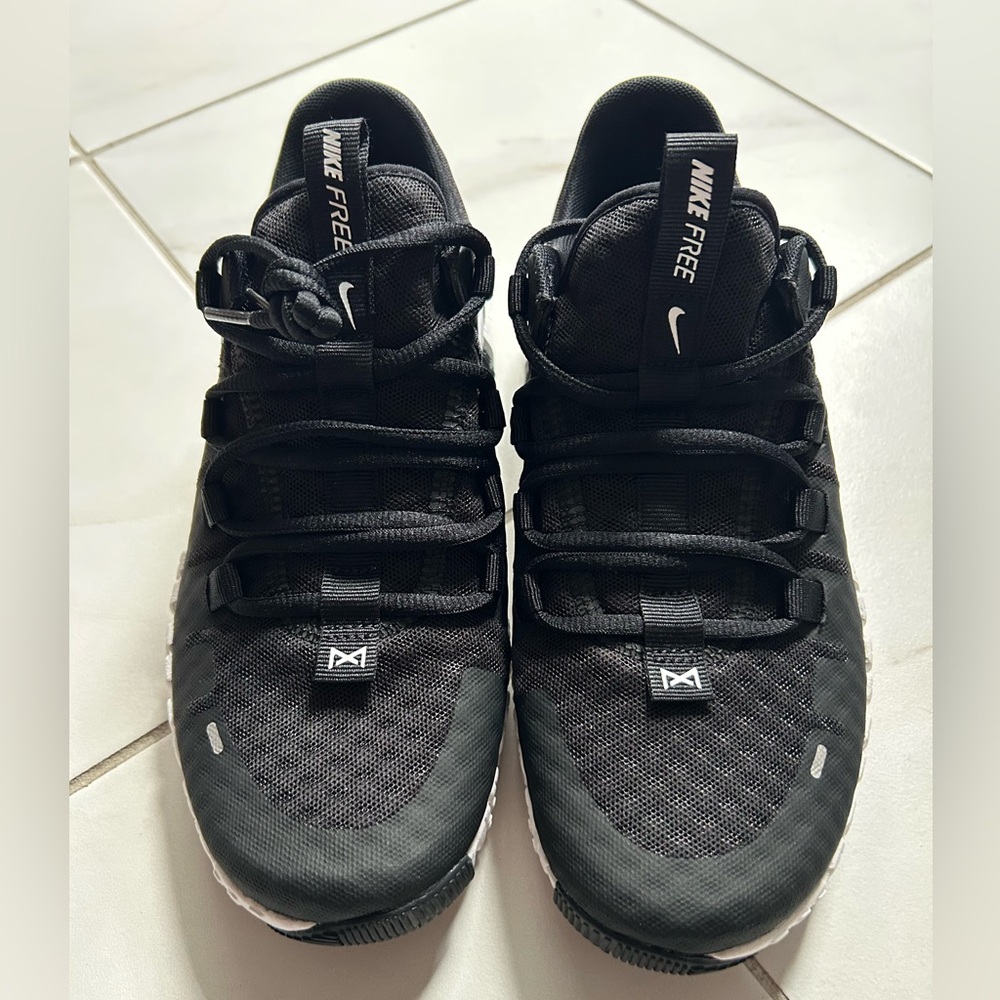 Nike Free METACON DV 3950-001 Black & White Women’s Size 7 BRAND NEW
